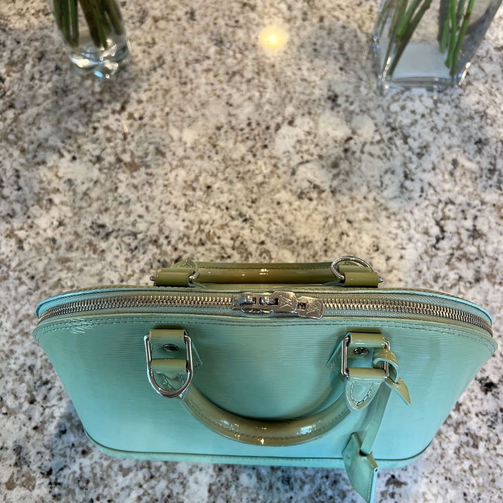 Louis Vuitton Amande Epi Electric Alma PM - Picture 4 of 5